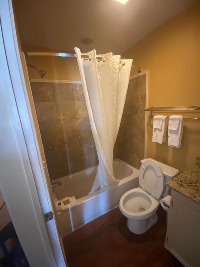 Southern Inns And Suites Now Offering Rv Spaces For Rent Yorktown Ngoại thất bức ảnh